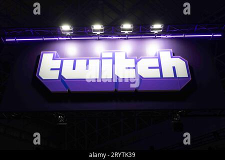 Streaming en ligne plateforme Twitch branding vu au Tokyo Game Show 2023. Banque D'Images