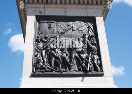 La mort de Nelson à Trafalgar par John Edward Carew, colonne de Nelson, Trafalgar Square, Londres Banque D'Images