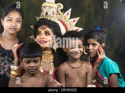 Un concept Agomoni photoshoot pour les enfants défavorisés Unloved. Maa Durga agomoni shoot concept.Culture indienne durga puja. Banque D'Images