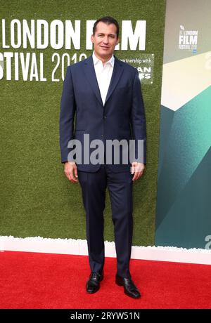 Londres, Royaume-Uni. 13 octobre 2018. Scott Stuber assiste à la première britannique et à la projection Journey Gala de Roma au cinéma Embankment Gardens à Londres. (Photo Fred Duval/SOPA Images/Sipa USA) crédit : SIPA USA/Alamy Live News Banque D'Images