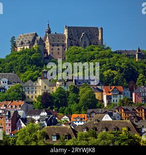 Le château du Landgrave au-dessus de la vieille ville de Marburg an der Lahn, Hesse, Allemagne, Europe Banque D'Images