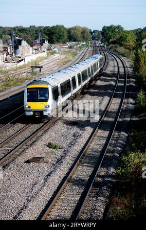 Train diesel de classe 168 de Chiltern Railways approchant de Banbury, Oxfordshire, Angleterre, Royaume-Uni Banque D'Images