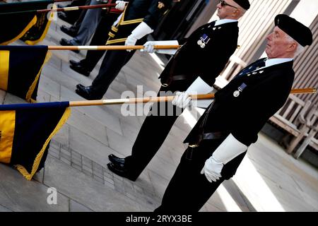 National Memorial Arboretum, Royaume-Uni. 31 juillet 2017. Les militaires rendent hommage à ceux qui ont perdu la vie lors de la bataille de Passchendale. Banque D'Images