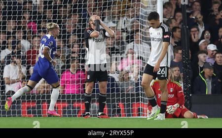 Londres, Royaume-Uni. 2 octobre 2023. Tim Ream de Fulham réagit après que Armando Broja de Chelsea ait marqué pour faire 2-0 lors du match de Premier League à Craven Cottage, Londres. Le crédit photo devrait se lire : David Klein/Sportimage crédit : Sportimage Ltd/Alamy Live News Banque D'Images