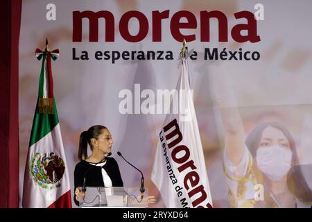 Mexico, Mexique. 2 octobre 2023. La candidate à la présidence du parti mouvement de régénération nationale, Claudia Sheinbaum à l'événement du 12e anniversaire de la fondation du parti politique devant les militants et les législateurs au Musée interactif de l'économie de Mexico. Le 2 octobre 2023 à Mexico, Mexique (crédit image : © Luis Barron/eyepix via ZUMA Press Wire) USAGE ÉDITORIAL SEULEMENT! Non destiné à UN USAGE commercial ! Banque D'Images