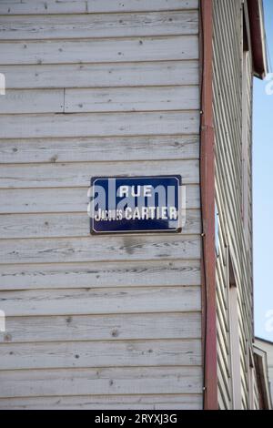 Panneau de rue sur Ile-aux-marins à St. Pierre, France Banque D'Images