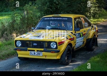 Ceredigion, pays de Galles - 02 septembre 2023 Rali Ceredigion : Gwyndaf Evans et son co-pilote Peredur Davies dans une Ford Escort car 16 sur l'étape SS1 Borth 1 Wale Banque D'Images