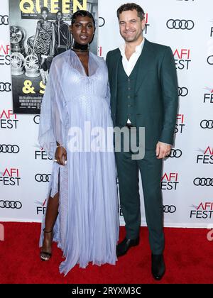 (FICHIER) Jodie Turner-Smith demande le divorce de Joshua Jackson après 4 ans de mariage. L'actrice, représentée par l'avocate Laura Wasser, a déposé devant la Cour supérieure de Los Angeles le lundi 2 octobre 2023. HOLLYWOOD, LOS ANGELES, CALIFORNIE, ÉTATS-UNIS - NOVEMBRE 14 : l'actrice et mannequin britannique Jodie Turner-Smith et son mari/acteur canadien Joshua Jackson arrivent au AFI FEST 2019 - gala de la soirée d'ouverture - première de "Queen and Slim" d'Universal Pictures qui s'est tenue au TCL Chinese Theatre IMAX le 14 novembre 2019 à Hollywood, Los Angeles, Californie, États-Unis. (Photo de Xavier Collin/image Press Banque D'Images