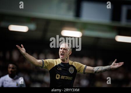 Nuno Santos lors du match de Liga Portugal BetClic 23/24 entre le SC Farense et le Sporting CP à l'Estadio de Sao Luis, Faro. (Maciej Rogowski) Banque D'Images