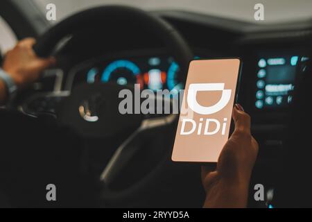 Brésil. 02 octobre 2023. Sur cette photo, le logo Didi Chuxing est affiché sur l'écran d'un smartphone. Crédit : SOPA Images Limited/Alamy Live News Banque D'Images