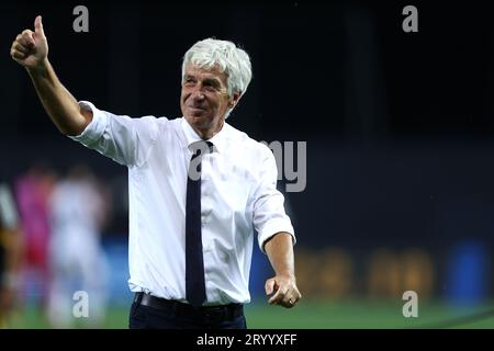 Gian Piero Gasperini, entraîneur-chef d'Atalanta BC, accueille les supporters à la fin du match de football Serie A entre Atalanta BC et Juventus FC au Gewiss Stadium le 1 2023 octobre à Bergame, Italie. Banque D'Images