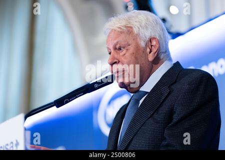 Madrid, Madrid, Espagne. 23 décembre 2024. L'ancien président espagnol, FELIPE GONZALEZ, a accompagné la présentation du président élu du Venezuela, GÃ³mez Urrutia à Madrid (crédit image : © Ignacio Lopez Isasmendi/ZUMA Press Wire) USAGE ÉDITORIAL SEULEMENT! Non destiné à UN USAGE commercial ! Banque D'Images