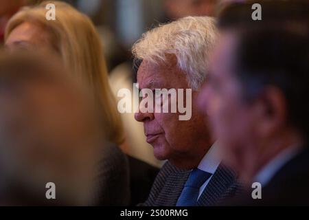 Madrid, Espagne. 23 décembre 2024. Felipe Gonzalez, ancien président de l'Espagne, lors du petit déjeuner-briefing du Forum Europe de Madrid, organisé par le New Economy Forum à l'hôtel Mandarin Oriental Ritz. Crédit : SOPA images Limited/Alamy Live News Banque D'Images