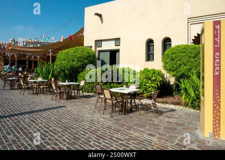 Vue sur le village culturel de Katara à Doha, Qatar. Banque D'Images