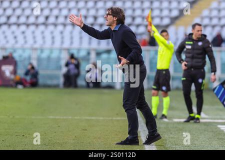 Paolo Vanoli, entraîneur-chef du Torino FC, en action lors du match de football Serie A Enilive 2024/2025 entre Turin et Bologne au stade de Grande Torino Banque D'Images