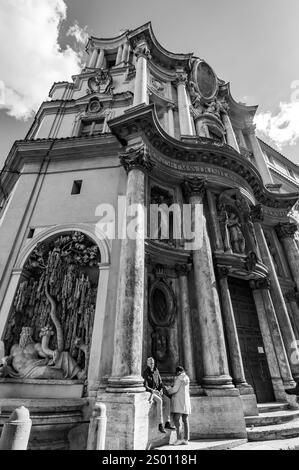 Rome, Italie - 5 avril 2019 : paysage urbain et architecture générique de Rome. Via delle Quattro Fontane ou quatre fontaines avec 4 fontai de la Renaissance tardive Banque D'Images