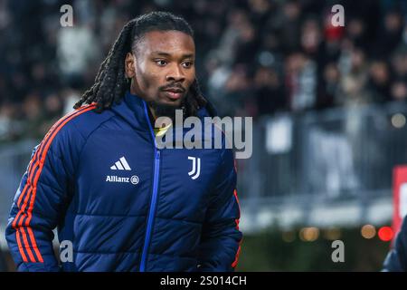 Italien. 22 décembre 2024. Khephren Thuram de la Juventus FC regarde pendant la Serie A 2024/25 le match de football entre l'AC Monza et la Juventus FC au U-Power Stadium crédit : dpa/Alamy Live News Banque D'Images