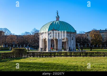 MUNICH, ALLEMAGNE - 2 DÉCEMBRE 2024 : le Hofgarten (jardin de la cour) est un jardin dans le centre de Munich, situé entre la Residenz et l'Englischer Banque D'Images