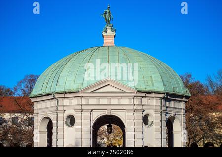 MUNICH, ALLEMAGNE - 2 DÉCEMBRE 2024 : le Hofgarten (jardin de la cour) est un jardin dans le centre de Munich, situé entre la Residenz et l'Englischer Banque D'Images