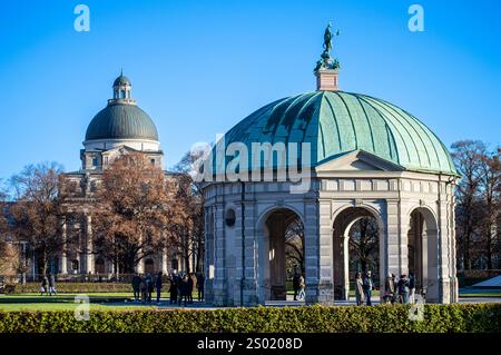 MUNICH, ALLEMAGNE - 2 DÉCEMBRE 2024 : le Hofgarten (jardin de la cour) est un jardin dans le centre de Munich, situé entre la Residenz et l'Englischer Banque D'Images