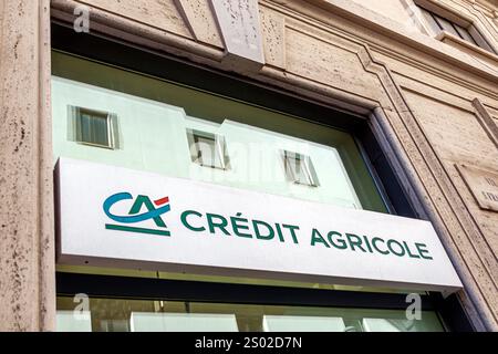 Livourne Italie, Piazza Grande Square, crédit agricole, logo bancaire, institution financière, banque, bâtiment en pierre, reflets de fenêtre, détail de la ville, soutien-gorge d'entreprise Banque D'Images