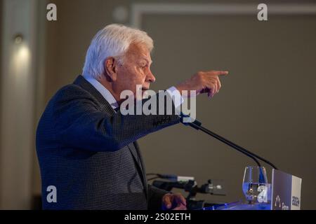 Madrid, Espagne. 23 décembre 2024. Felipe González, ancien président du gouvernement espagnol, prend la parole lors d’un petit-déjeuner informatif organisé par Nueva Economía Forum dans un hôtel du centre de Madrid. Crédit : SOPA images Limited/Alamy Live News Banque D'Images