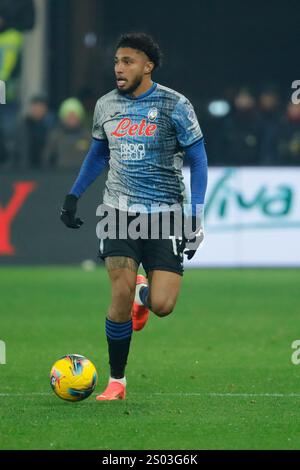 Bergame, Italie. 22 décembre 2024. Éderson José dos Santos Lourenço da Silva, bien connu sous le nom d'Éderson d'Atalanta BC lors du match italien de Serie A Atalanta BC vs Empoli FC au Gewiss Stadium. Note finale : Atalanta BC 3 - 2 Empoli FC crédit : SOPA images Limited/Alamy Live News Banque D'Images