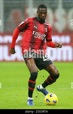 Milan, Italie. 04th Nov, 2023. Foto Spada/LaPresse 04 novembre 2023 - Milano, Italia - sport, calcio - Milan vs Udinese - Campionato Italiano di calcio Serie A TIM 2023/2024 - Stadio San Siro. Nella foto : Fikayo Tomori (AC Milan) ; 04 novembre 2023 Milan, Italie - sport, calcio - Milan vs Udinese - Championnat italien de football de série A 2023/2024 - stade San Siro. Sur la photo : Fikayo Tomori (AC Milan) ; crédit : LaPresse/Alamy Live News Banque D'Images