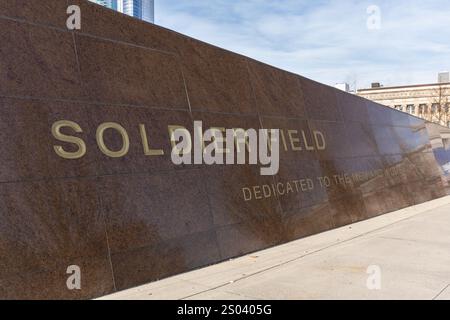 Soldier Field, situé dans le centre-ville de Chicago, abrite les Chicago Bears de la NFL. Banque D'Images