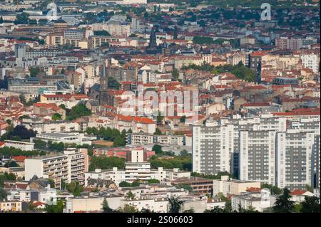 France, Puy-de-Dôme (63), ville de Clermont-Ferrand, Fontgiève, vue depuis le belvédère de pierre carrée Banque D'Images
