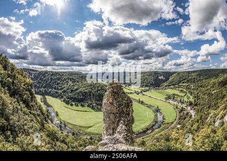 Felsen auf der Schwäbischen Alb im Donautal 20220911tr242 Bergwelten, Fels, Felsen, Berge, Felsklettern, Gebirge, Schwäbische Alb, draussen Stetten am Kalten Markt Baden-Württemberg Deutschland *** rochers dans l'Alb souabe dans la vallée du Danube 20220911tr242 mondes de montagne, rocher, rochers, montagnes, escalade, montagnes, Souabe Alb, plein air Stetten am Kalten Markt Baden Württemberg Allemagne Copyright : xThomasxRathayx Banque D'Images