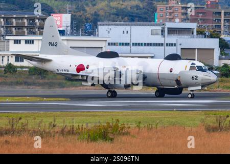 Japon, à la base aérienne de Kanoya 19 novembre 2024 : Kawasaki P-3 MPA à la base aérienne de Kanoya au Japon Banque D'Images