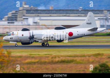 Japon, à la base aérienne de Kanoya 19 novembre 2024 : Kawasaki P-3 MPA à la base aérienne de Kanoya au Japon Banque D'Images