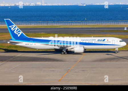Japon - Tokio, 21 novembre 2024 : ANA B767 au Japon Banque D'Images