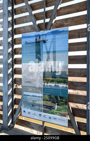 Observatoire des oiseaux au Parc National du Delta d'Evros, près d'Alexandroupolis et de la frontière turque, forêt de Dadia et zone humide protégée. Banque D'Images