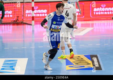 Eisenach, Deutschland. 26 décembre 2024. Marko Grgic (ThSV Eisenach, #17), Andreas Magaard (Kreis Mitte, HSV Hambourg, #4) GER, Thueringen, ThSV Eisenach gegen HSV Hambourg, Handball, Daikin 1. Handballbundesliga, 17.Spieltag, saison 2024/2025, Donnerstag, 26.12.2024, 17,30 Uhr Foto : Eibner-Pressefoto/Martin Herbst crédit : dpa/Alamy Live News Banque D'Images