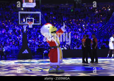 Berlin, Deutschland. 26 décembre 2024. 26.12.2024, Uber-Arena, Berlin, DEU, EuroLeague-Basketball-action, ALBA vs. Real Madrid, im Bild ALBA-Maskotchen Foto : Juergen Engler/nordphoto GmbH/dpa/Alamy Live News Banque D'Images