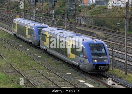 Nancy, France - vue sur une unité multiple diesel X 73500 arrivant à la gare de Nancy. Banque D'Images