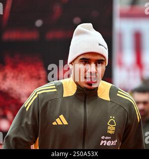 The City Ground, Nottingham, Royaume-Uni. 26 décembre 2024. Premier League Football, Nottingham Forest contre Tottenham Hotspur ; Murillo de Nottingham Forest arrive au City Ground Credit : action plus Sports/Alamy Live News Banque D'Images