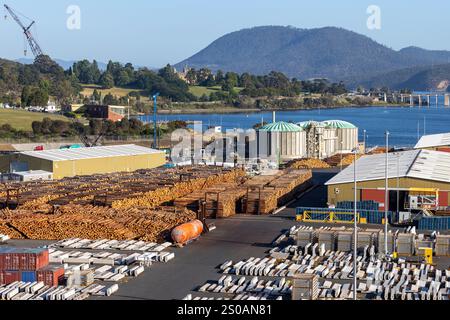 Hobart Tasmanie, les fournitures forestières de bois prêtes à l'exportation, le bois provient des forêts du sud de la Tasmanie, Australie, 2024 Banque D'Images