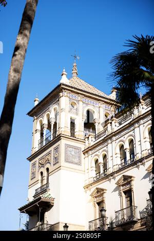 Une tour à l'Hôtel Alfonso XIII à Séville, Espagne. Banque D'Images