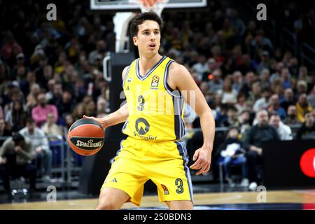 Berlin, Deutschland. 26 décembre 2024. 26.12.2024, Uber-Arena, Berlin, DEU, EuroLeague-Basketball-action, ALBA vs. Real Madrid, im Bild Matteo Spagnolo (ALBA Berlin #3) Foto : Juergen Engler/nordphoto GmbH/dpa/Alamy Live News Banque D'Images