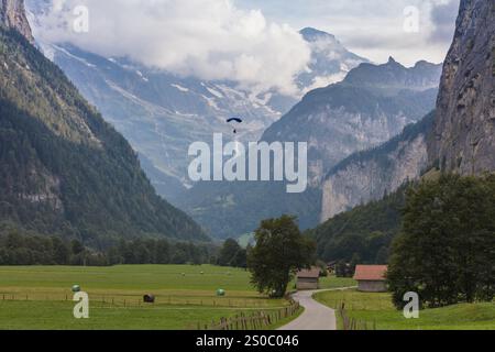 Vue sur la vallée de Lauterbrunnen dans les Alpes suisses, Suisse Banque D'Images