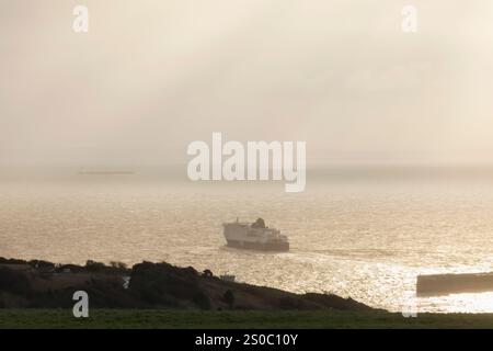 Angleterre, Kent, Douvres, les détroits de Douvres avec Cross Channel Ferry Banque D'Images
