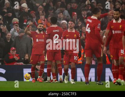 Liverpool, Royaume-Uni. 26 décembre 2024. Mohamed Salah de Liverpool célèbre avoir marqué son troisième but lors du match de premier League à Anfield, Liverpool. Le crédit photo devrait se lire comme suit : David Klein/Sportimage crédit : Sportimage Ltd/Alamy Live News Banque D'Images