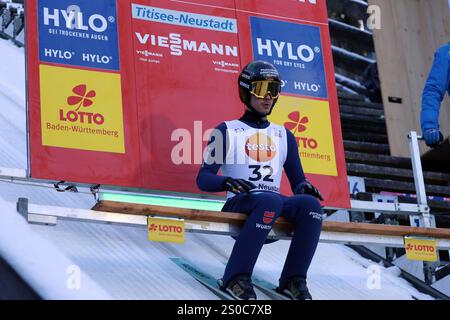 Titisee Neustadt, Allemagne. 13 décembre 2024. Raimund Philipp (SC Oberstdorf) beim FIS Skisprung-Weltcup Superteam Herren in Neustadt crédit : dpa/Alamy Live News Banque D'Images