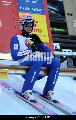 Titisee Neustadt, Allemagne. 13 décembre 2024. Dawid Kubacki (Polen /POL) beim FIS Skisprung-Weltcup Superteam Herren in Neustadt crédit : dpa/Alamy Live News Banque D'Images