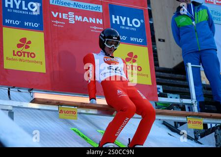 Titisee Neustadt, Allemagne. 13 décembre 2024. Gregor Deschwanden (Schweiz /sui) beim FIS Skisprung-Weltcup Superteam Herren in Neustadt crédit : dpa/Alamy Live News Banque D'Images