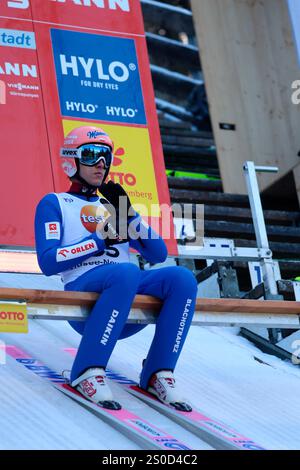 Titisee Neustadt, Allemagne. 13 décembre 2024. Dawid Kubacki (Polen /POL) beim FIS Skisprung-Weltcup Superteam Herren in Neustadt crédit : dpa/Alamy Live News Banque D'Images