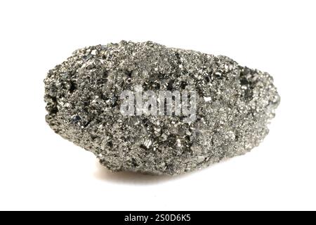 Grappe de pyrite naturelle avec cristaux étincelants et éclat métallique. Banque D'Images